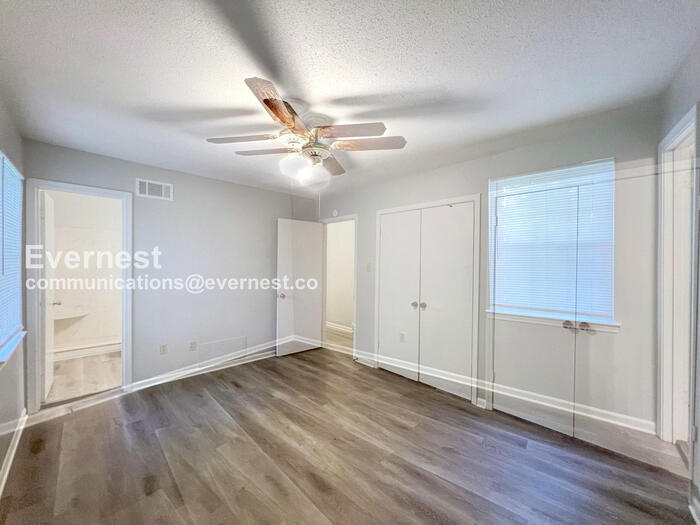 Building Photo - 8405 Greenbrook Pkwy