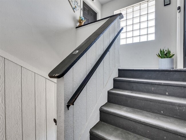 Building Photo - 7626 Pecan Villas Dr