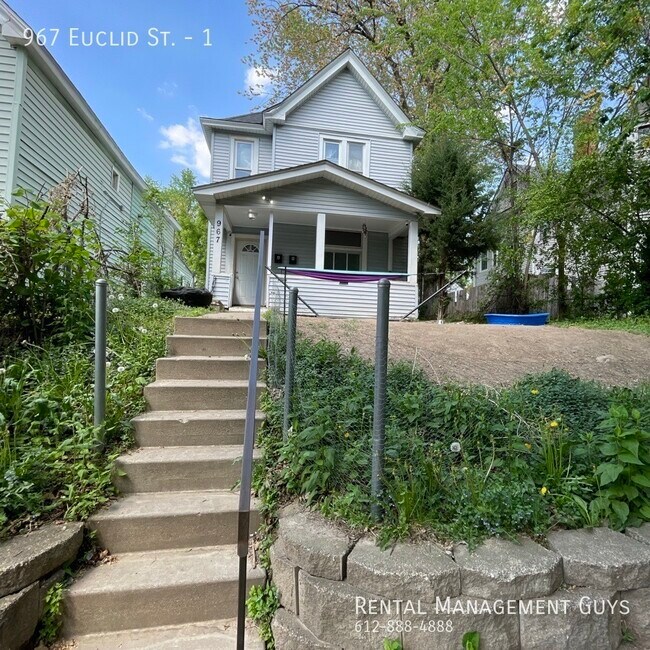 Building Photo - 967 Euclid St