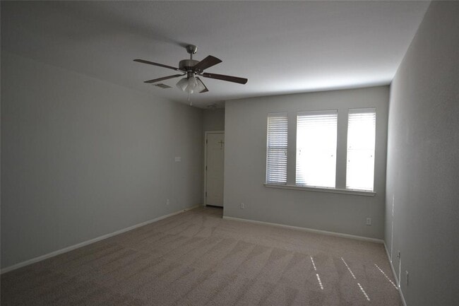 Building Photo - 1501 Encino Dr