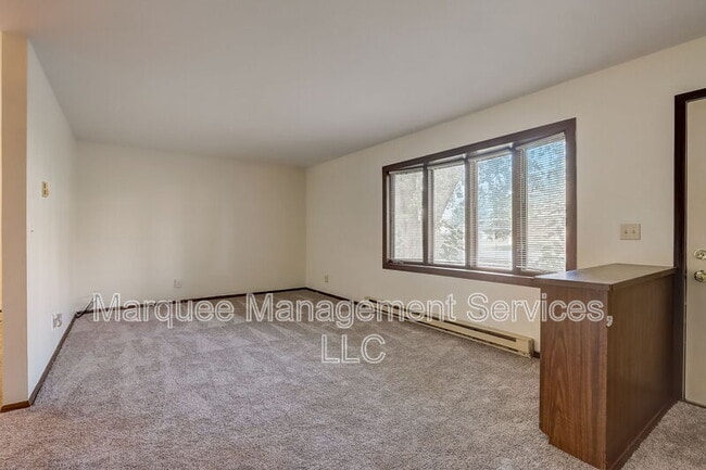 Building Photo - 416 S Bird St