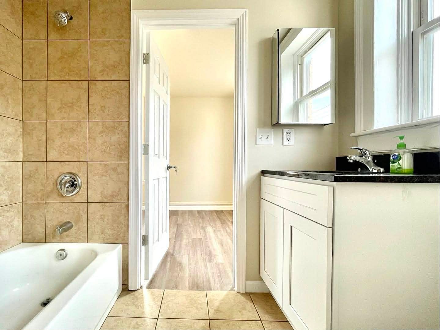 Building Photo - 350 Congress St