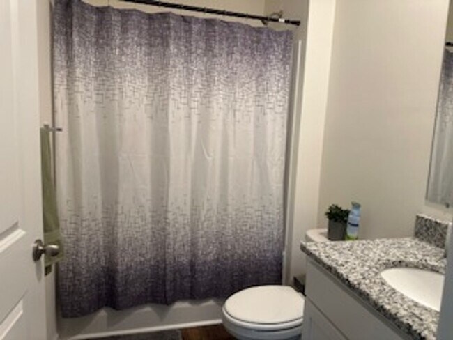 Building Photo - Knoxville 37932 - FULLY FURNISHED $3,300.0...