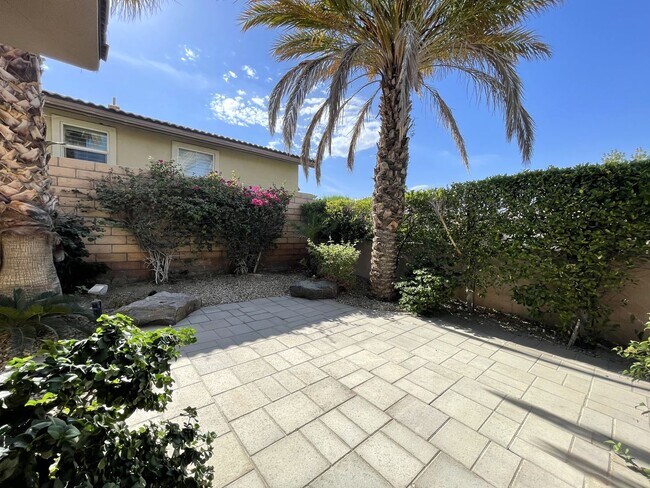 Building Photo - 138 Via Solaro