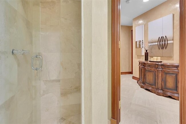 Building Photo - 4200 Coral Hills Dr