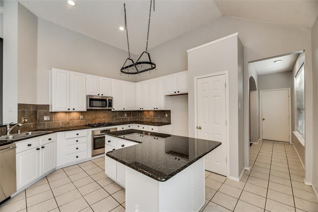 Building Photo - 3215 Mission Ridge Dr