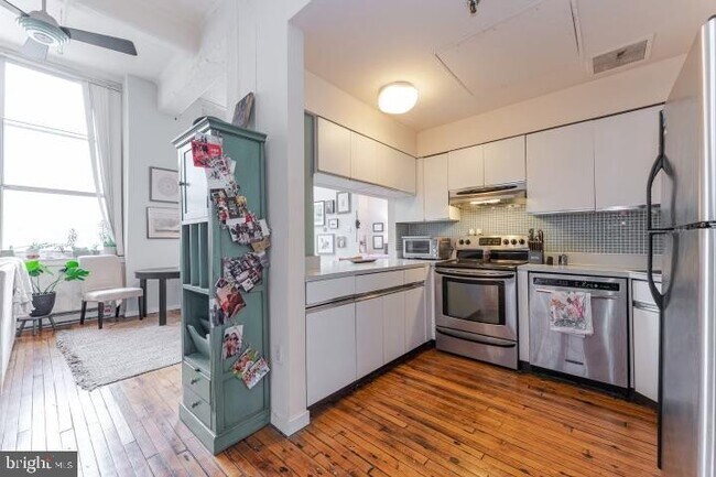 Building Photo - 1238 Callowhill St