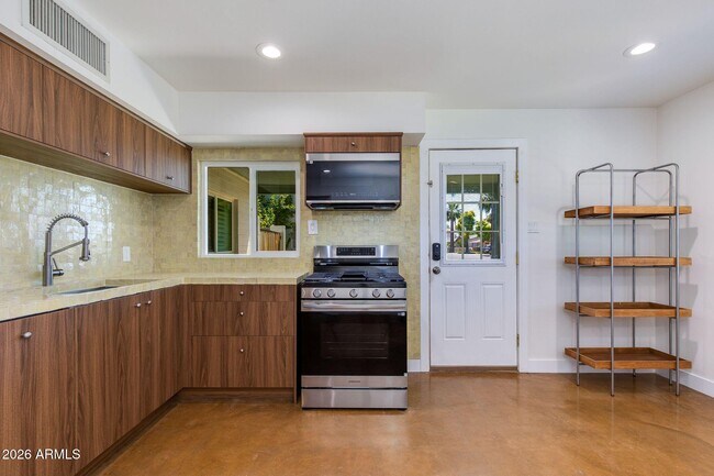 Building Photo - 3412 E Turney Ave