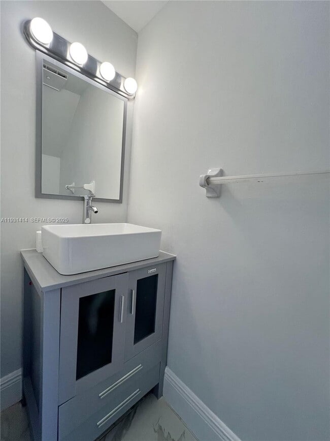 Building Photo - 1909 SW 107th Ave