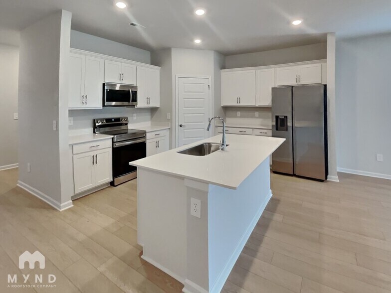 Building Photo - 15653 Ruthie Lynn Dr