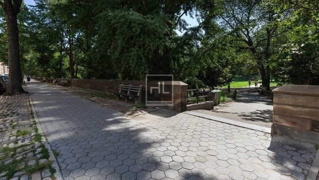 Building Photo - West 86th Street