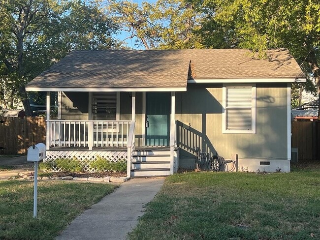 Primary Photo - 928 E 56th St