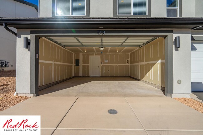 Building Photo - Brand New End Unit Townhome In Long Valley