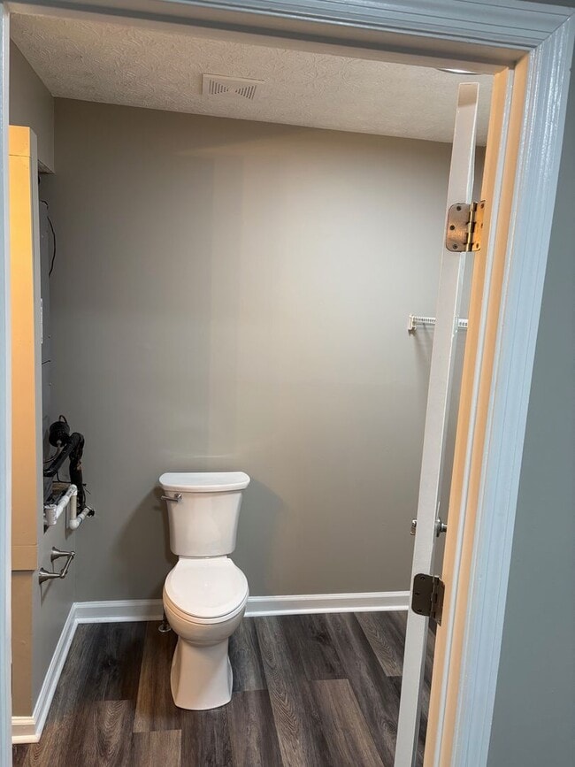 Building Photo - 1009 Blackwell Ct