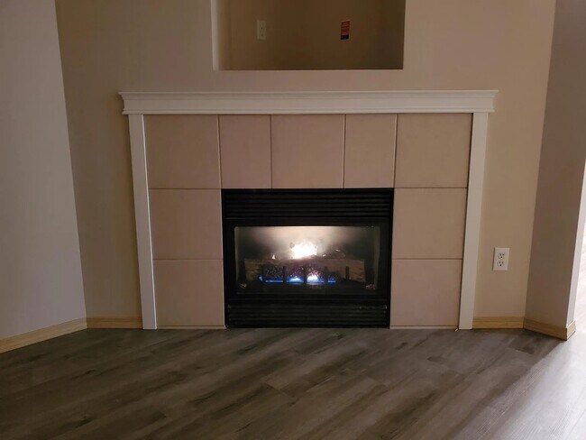 Building Photo - 18323-18313 13th Ave Ct E