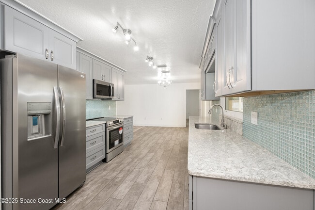 Building Photo - 1445 Mercury St