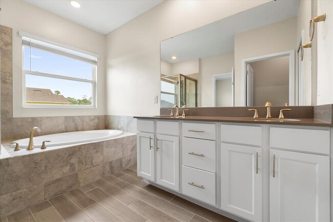 Building Photo - 9819 Red Eagle Dr
