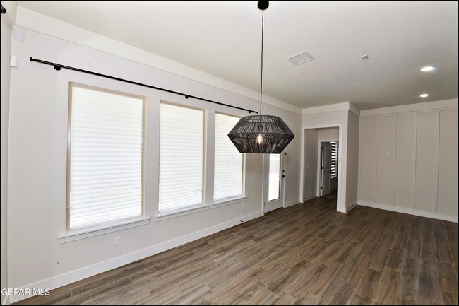 Building Photo - 13868 Paseo Perlas Dr
