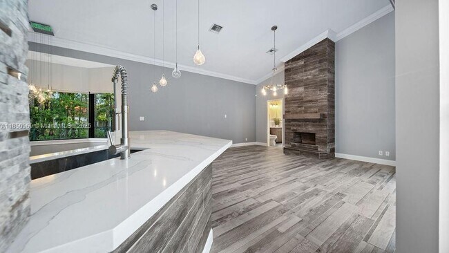 Building Photo - 5831 NW 81st Terrace