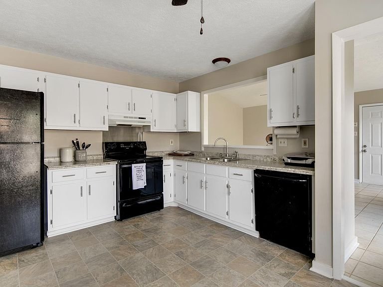 Building Photo - 6954 Candlewood Dr