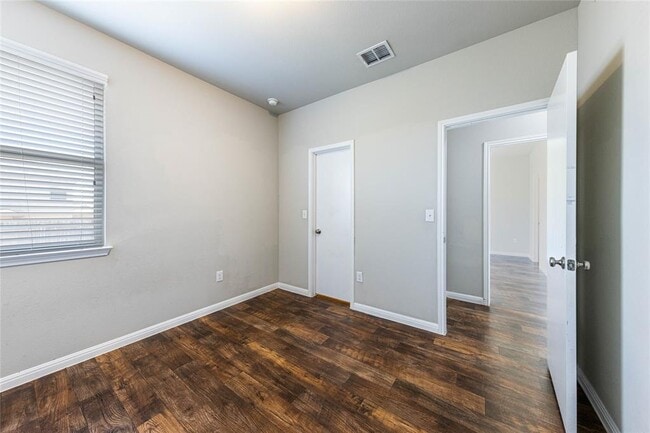 Building Photo - 368 Wapiti Rd