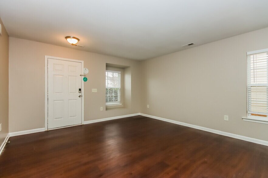 Building Photo - 2712 Markham Woods Ct