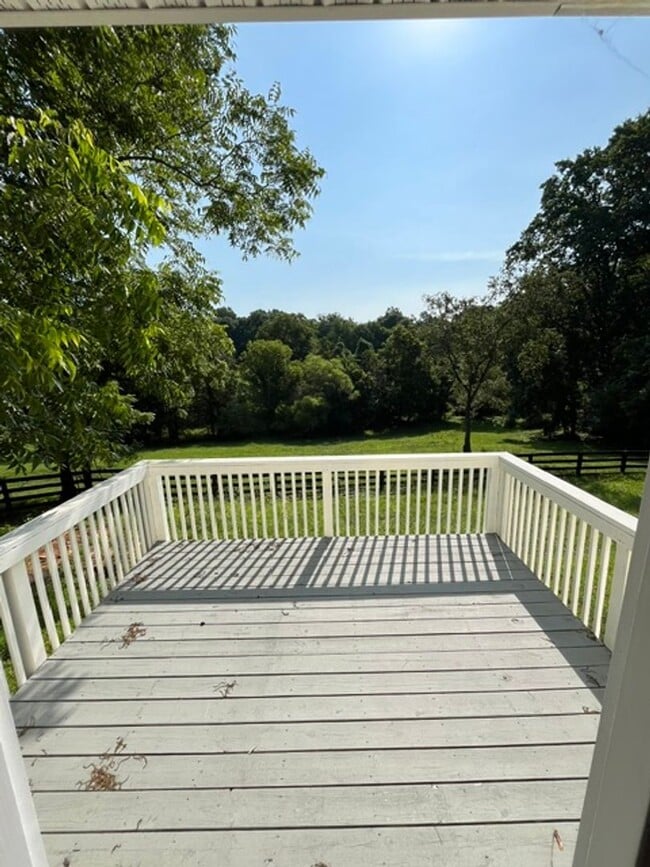 Building Photo - Welcome to your next home!