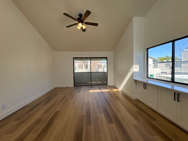 Building Photo - Newly Remodeled Studio in Sparks! Availabl...