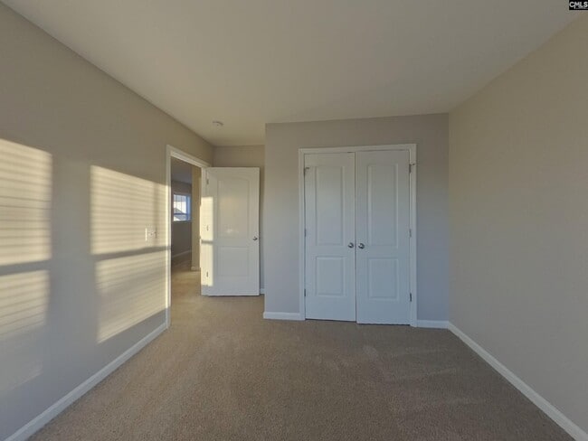 Building Photo - 422 Providence Plantation Cir