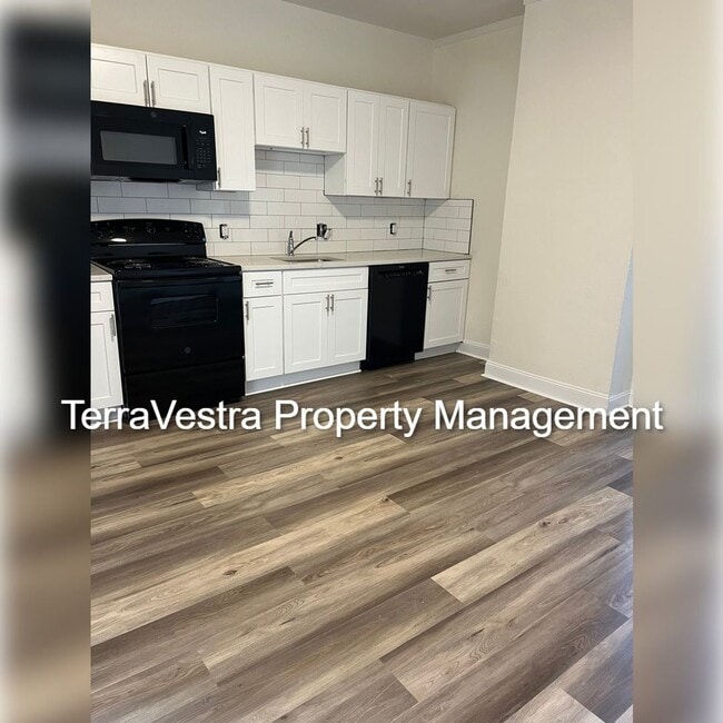 Building Photo - Great 2 Bed with a bonus room in Millville!
