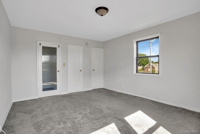 Building Photo - 73 Hilbert St