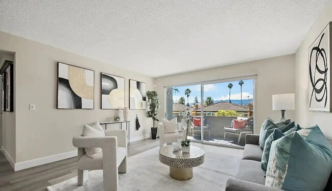 Building Photo - 1458 Hudson St