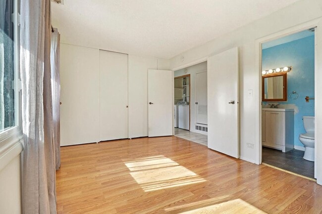 Building Photo - 5625 Ct Leona