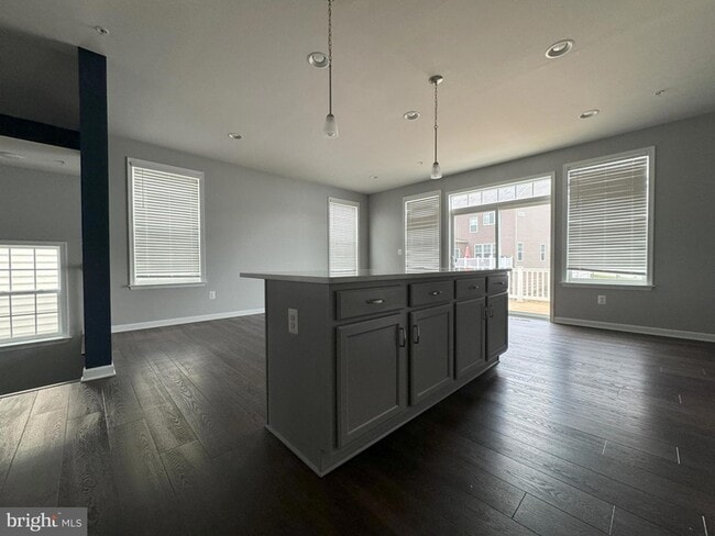 Building Photo - 9067 Fox Stream Way