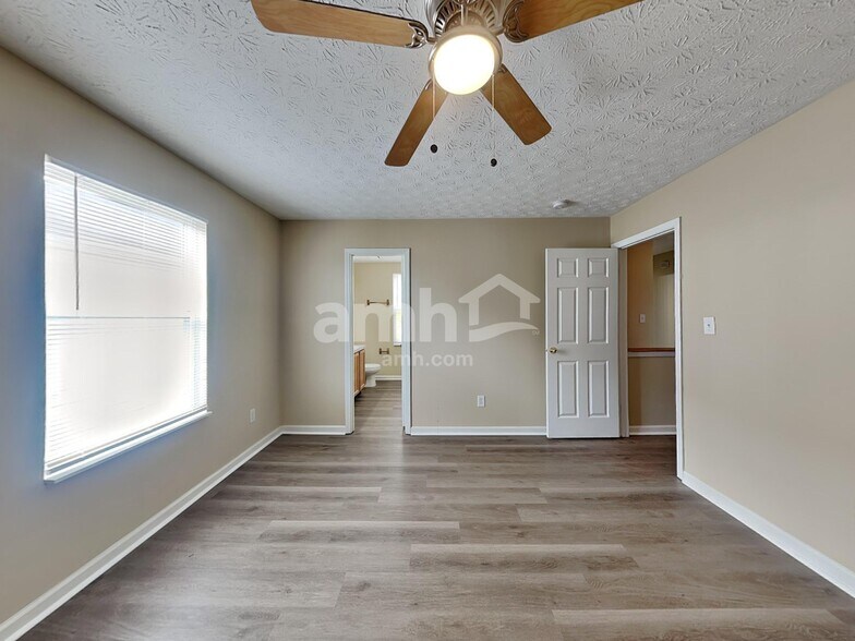 Building Photo - 5705 Valhalla Way