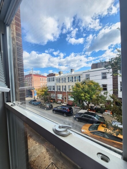 Building Photo - 930 E Passyunk Ave
