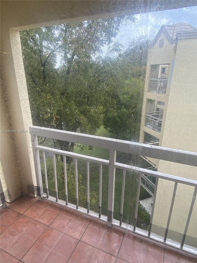 Building Photo - 8290 Lake Dr