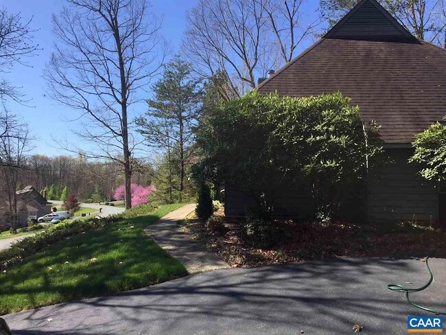 Building Photo - 1632 Stoney Creek Dr