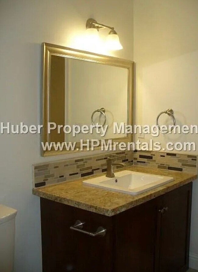 Building Photo - Beautiful 2bd/2ba Home Located in the Heart of Downtown Auburn!