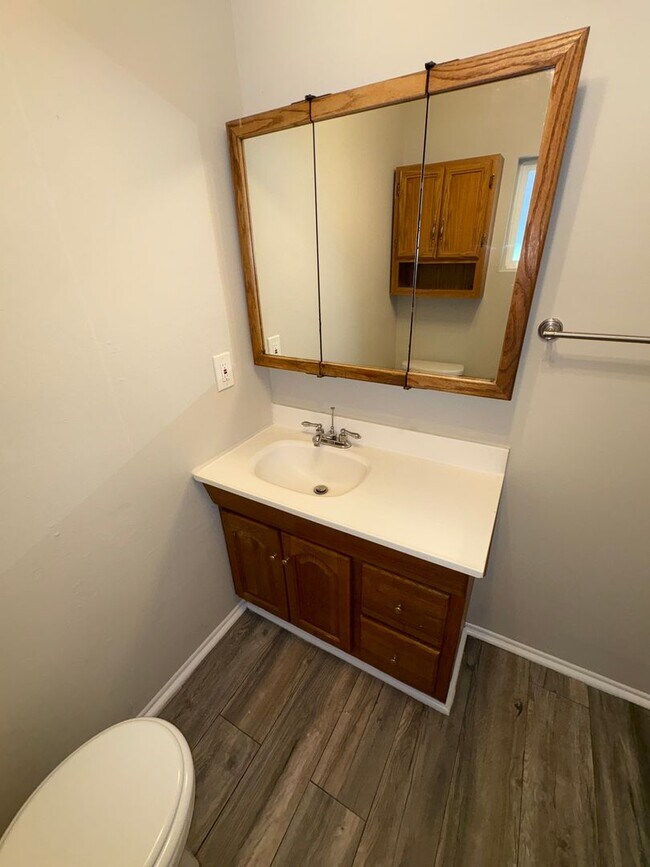 Building Photo - $1,895- ALL UTILITIES INCLUDED- BEAUTIFUL ...