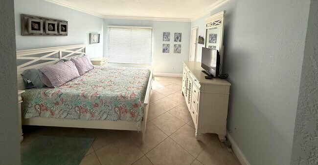 Building Photo - 2400 S Ocean Dr