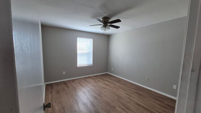 Building Photo - 2370 Shoal Creek Dr