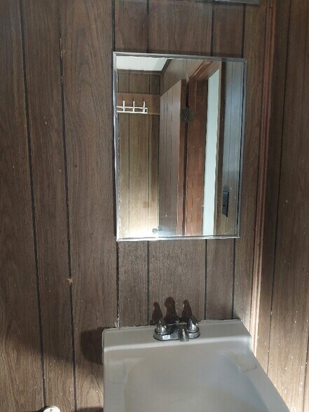 Building Photo - 107 South St