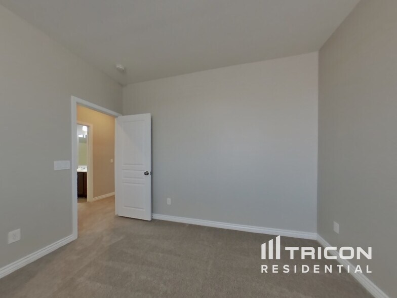 Building Photo - 37878 W Olivo St