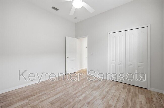 Building Photo - 4956 Bridgehampton Blvd