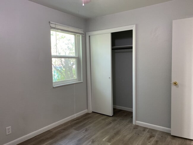 Building Photo - 3 Bed 1 Bath w/ 1 car garage West-Side Fort Collins Ranch