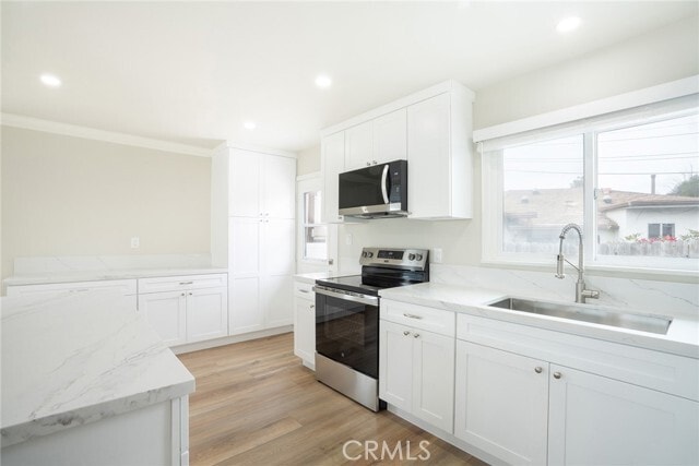 Building Photo - 230 Avenida Miramar