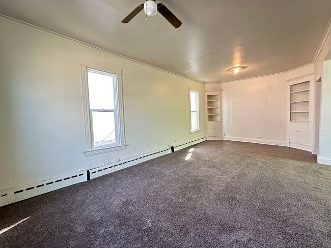 Building Photo - *LEASE SPECIAL* Spacious 3+ bedroom house $795