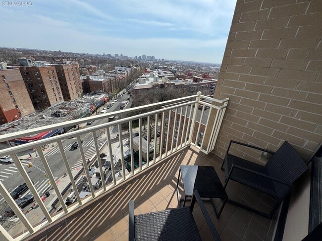 Building Photo - 116-24 Grosvenor Ln