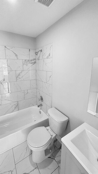 Building Photo - 1049 N Idlewild St